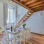 Albizi Giotto Apt 105